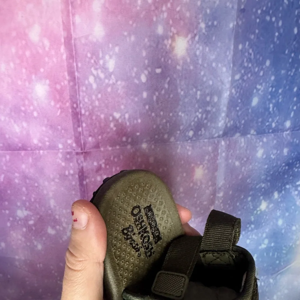 New boys Osh kosh sandals